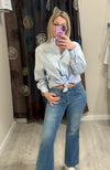 Camicia a righe con cuciture sul punto vita