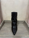 Stivale in pelle nero con borchie