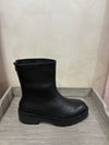 Stivaletto nero in pelle martellata