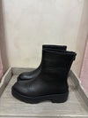 Stivaletto nero in pelle martellata
