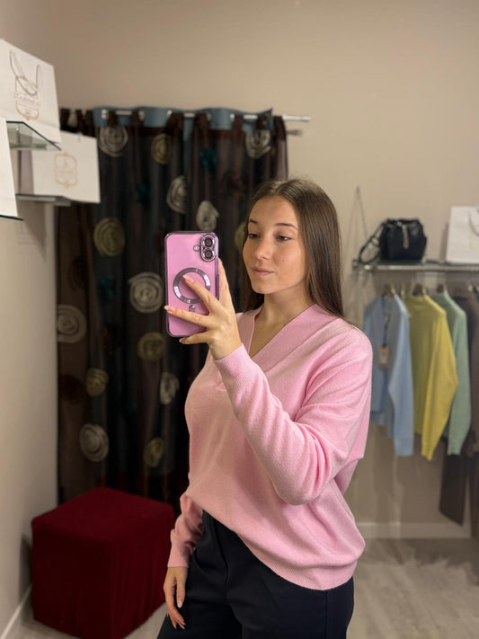 Maglione pastello con scollo a V