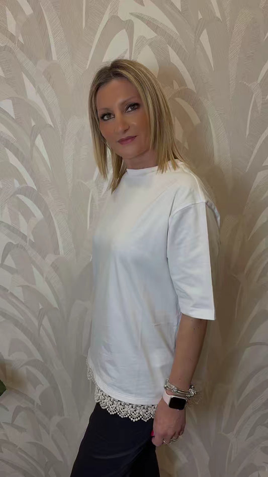 T-shirt con ricamo
