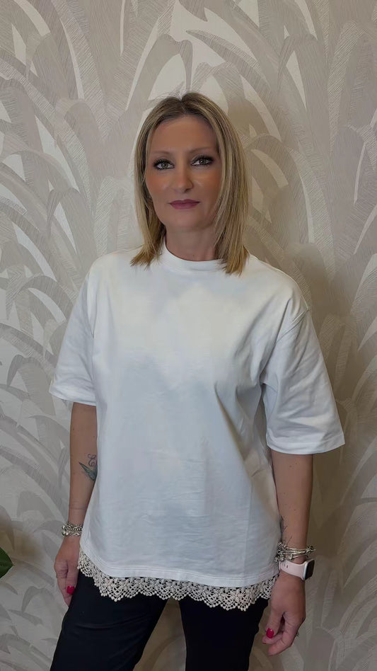 T-shirt con ricamo