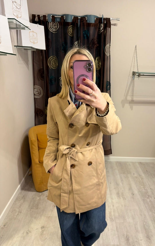 Trench con colletto alla francese