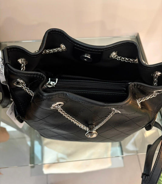 Borsa a secchiello trapuntata