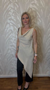 Blusa con taglio a punta